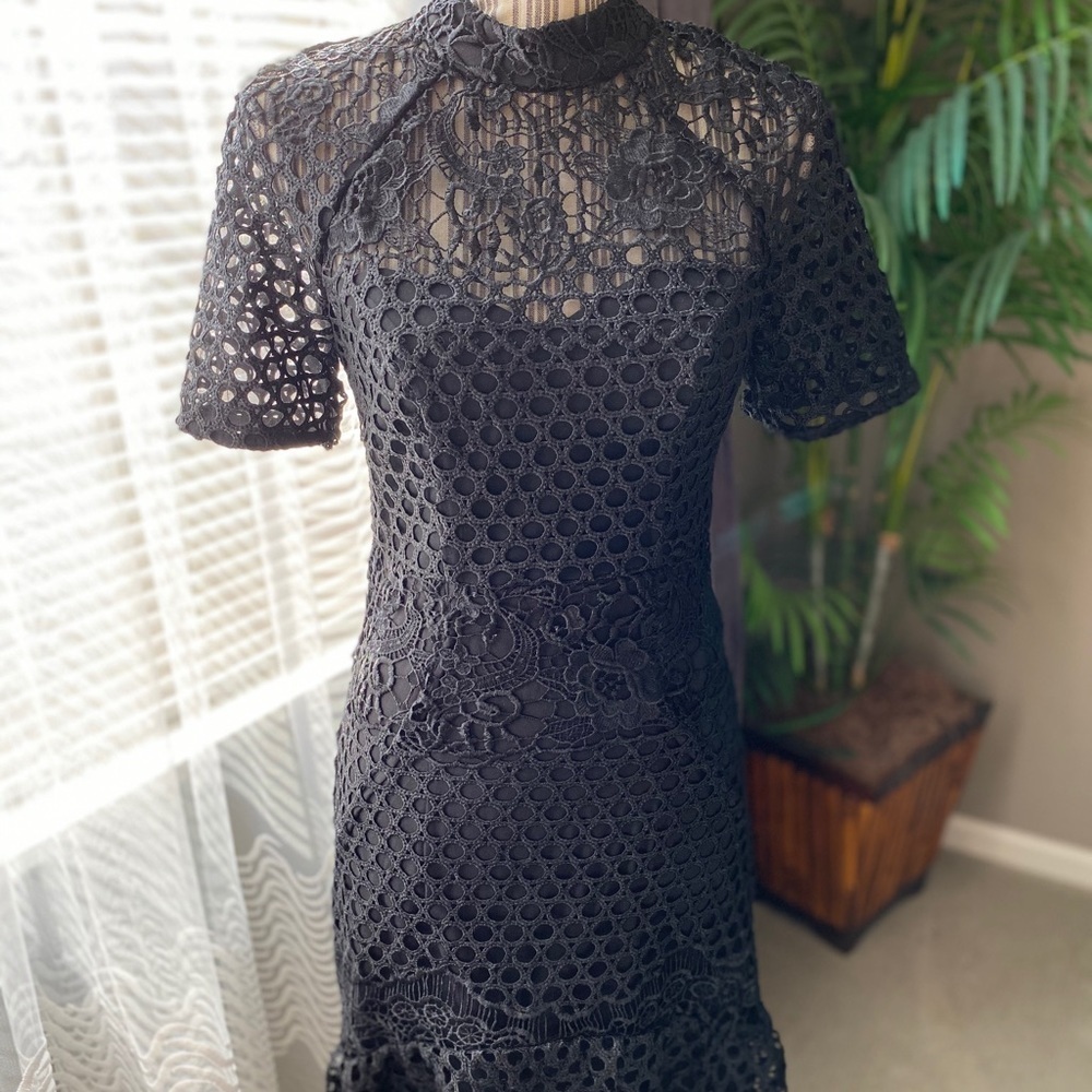 Lumier black lace dress